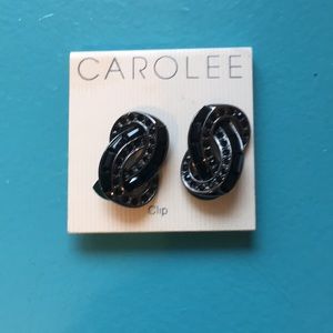 Black clip on earrings—NWT